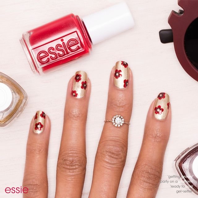 mod mettallic flowers - nailart