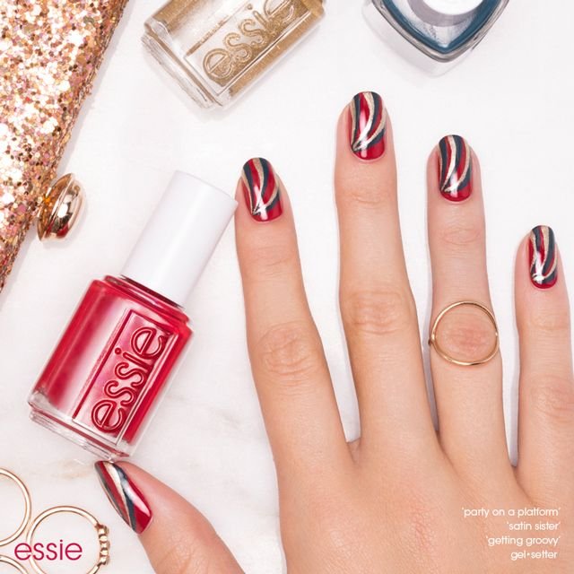 very merry mettallic - nailart