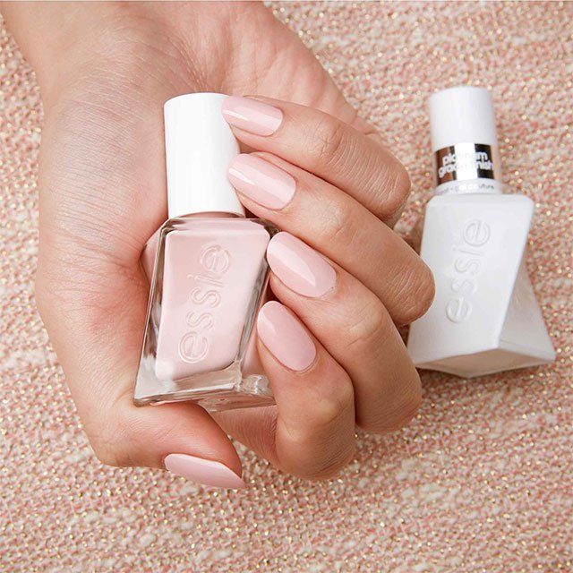 essie-gelcouture-Tweeds-polishandpois-Lifestyle-OnHand-v2