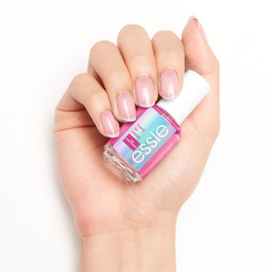 ESSIE-nailstrengthener-Hand-1-Pink