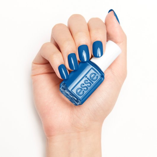 ESSIE-Core-summer 2021-juicy details-Hand-1-R1