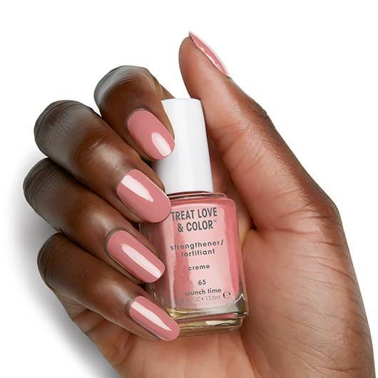 ESSIE-treat-love-and-color-crunch-time-on-hand-3