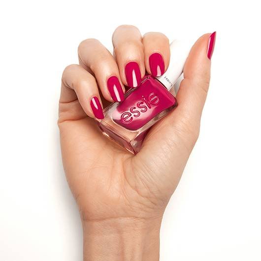 ESSIE-gel-couture-VIPlease-on-hand-1