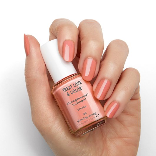 ESSIE-treat-love-and-color-glowing-strong-on-hand-1