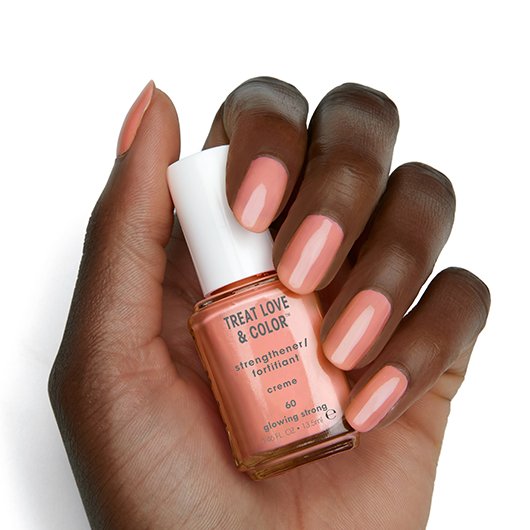 ESSIE-treat-love-and-color-glowing-strong-on-hand-3