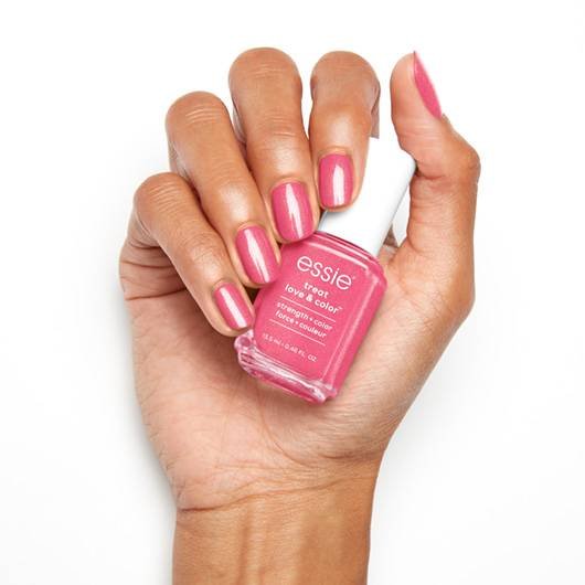 Essie-treat-love-and-color-punch-it-up-Hand-2-US-530