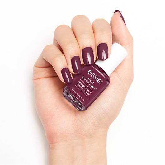 Essie-treat-love-and-color-a-game-Hand-1-US-530