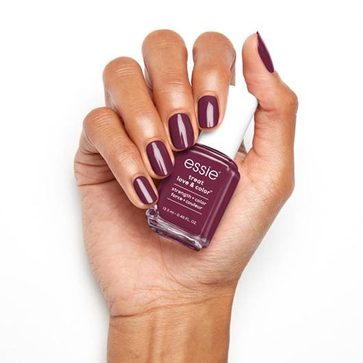 Essie-treat-love-and-color-a-game-Hand-2-US-530