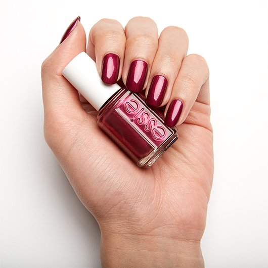 ESSIE-enamel-without-reservations-on-hand-01