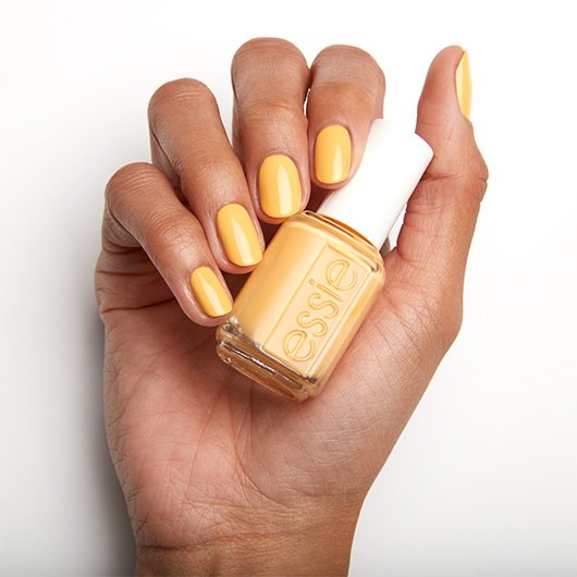 ESSIE-enamel-check-your-baggage-on-hand-01